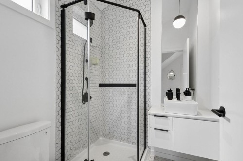 11 19Th Avenue E, Vancouver, BC 