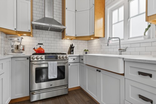 1528 Pender Street E, Vancouver, BC 