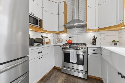 1528 Pender Street E, Vancouver, BC 