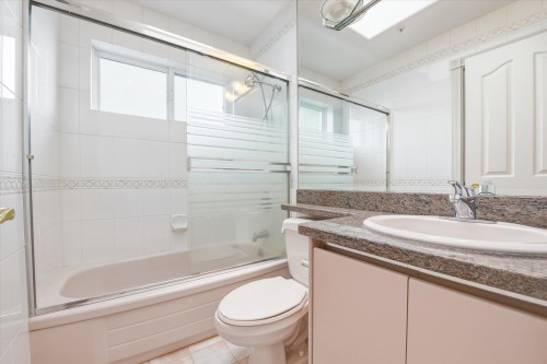 6582 Maple Street, Vancouver, BC 