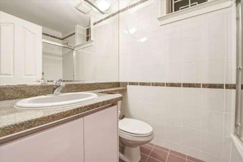 6582 Maple Street, Vancouver, BC 