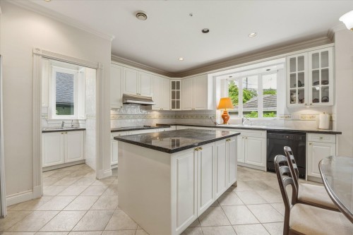 6582 Maple Street, Vancouver, BC 