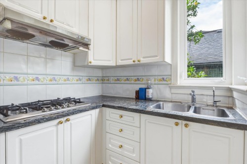 6582 Maple Street, Vancouver, BC 