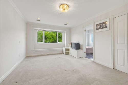 6582 Maple Street, Vancouver, BC 