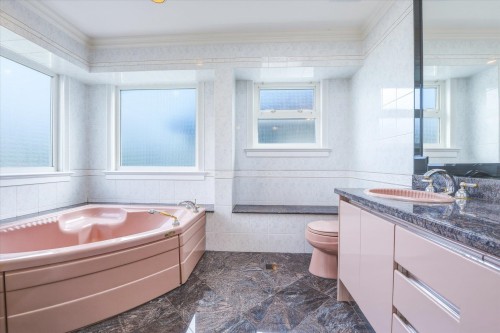6582 Maple Street, Vancouver, BC 