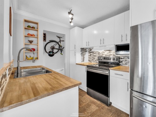 306-2222 Cambridge Street  Vancouver, BC V5L 1E6