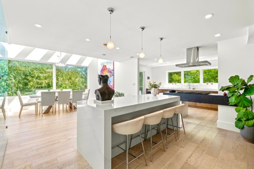 6236 Summit Avenue, West Vancouver, BC 