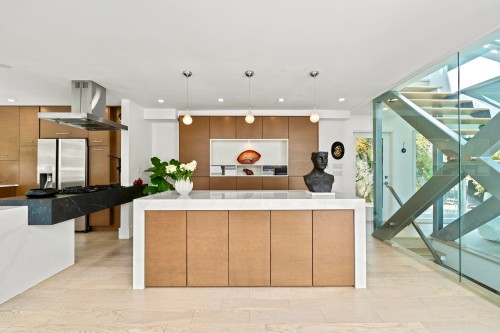6236 Summit Avenue, West Vancouver, BC 