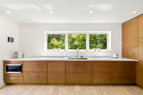 6236 Summit Avenue, West Vancouver, BC 