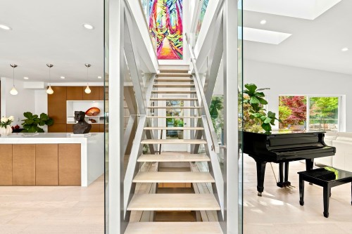 6236 Summit Avenue, West Vancouver, BC 