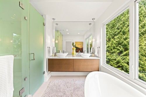 6236 Summit Avenue, West Vancouver, BC 