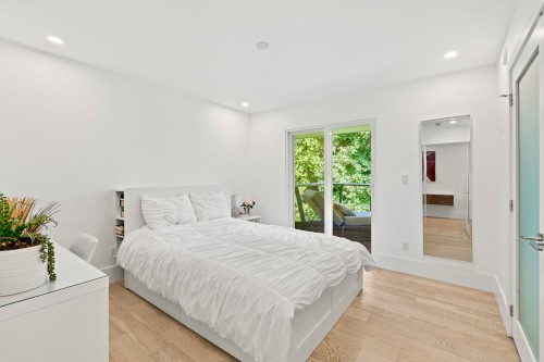 6236 Summit Avenue, West Vancouver, BC 