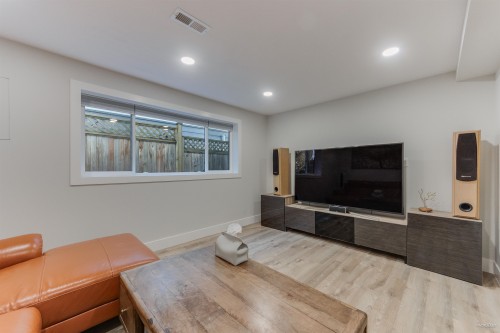 4491 Primrose Lane, North Vancouver, BC 