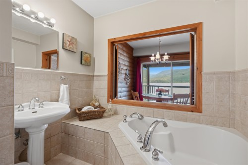 5810 Marine Way, Sechelt, BC 
