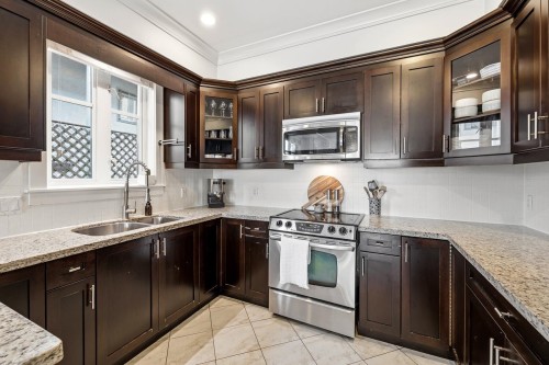 1828 Georgia Street E, Vancouver, BC 