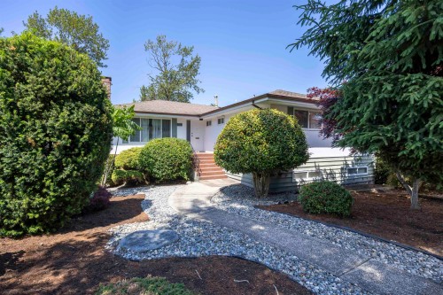 6119 Service Street, Burnaby, BC 