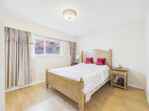 6119 Service Street, Burnaby, BC 