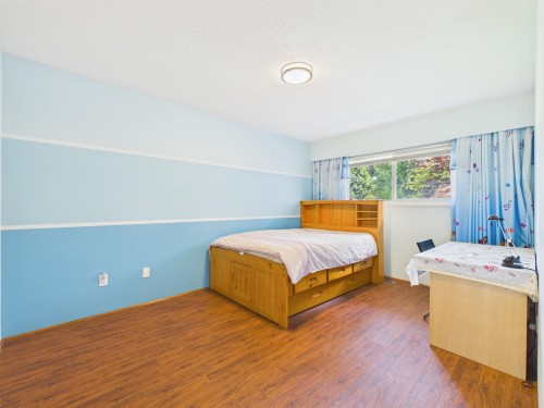 6119 Service Street, Burnaby, BC 