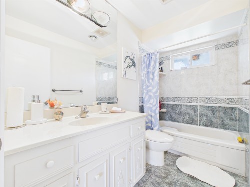 6119 Service Street, Burnaby, BC 