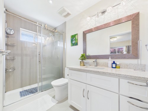 6119 Service Street, Burnaby, BC 