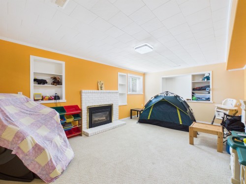 6119 Service Street, Burnaby, BC 