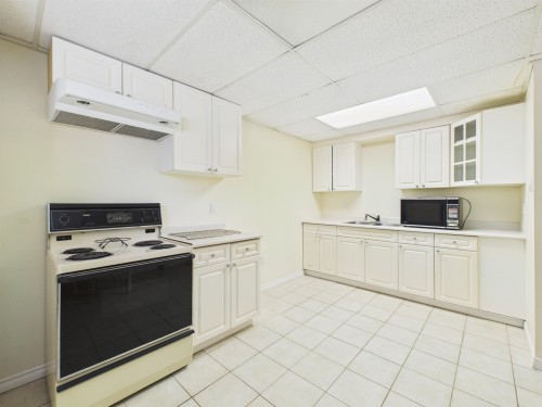 6119 Service Street, Burnaby, BC 