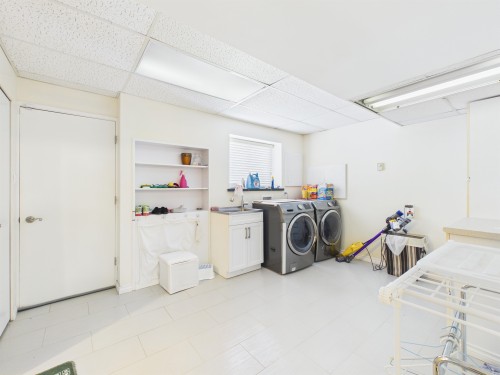6119 Service Street, Burnaby, BC 