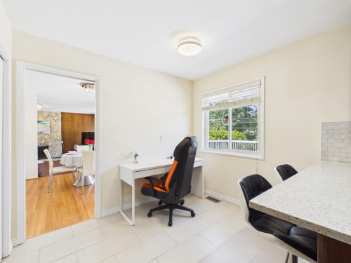 6119 Service Street, Burnaby, BC 