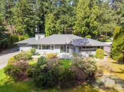 355 Rabbit Lane  West Vancouver, BC V7S 1J1
