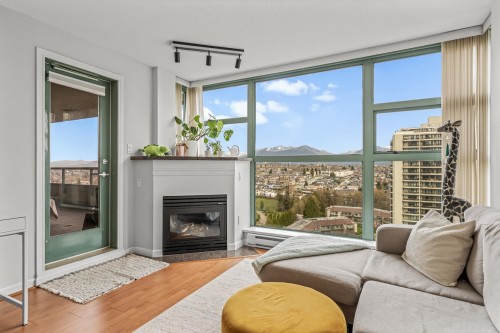 2105-4398 Buchanan Street, Burnaby, BC 