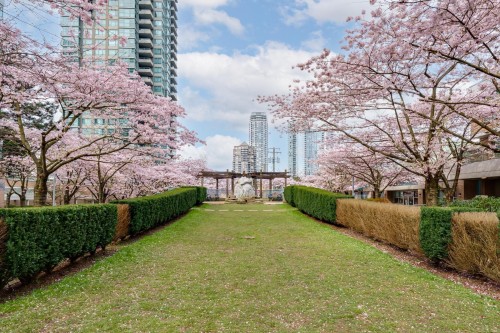 2105-4398 Buchanan Street, Burnaby, BC 