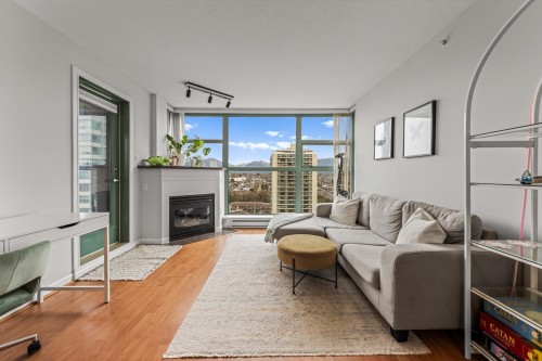 2105-4398 Buchanan Street, Burnaby, BC 