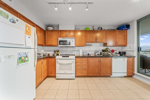 2105-4398 Buchanan Street, Burnaby, BC 