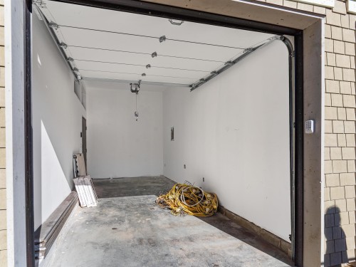 2568 2Nd Avenue W, Vancouver, BC - Indoor Photo Showing Garage