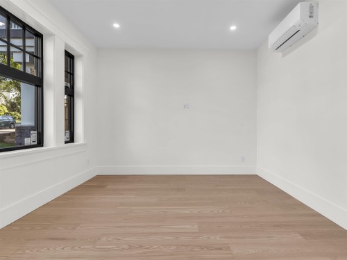 2568 2Nd Avenue W, Vancouver, BC - Indoor Photo Showing Other Room