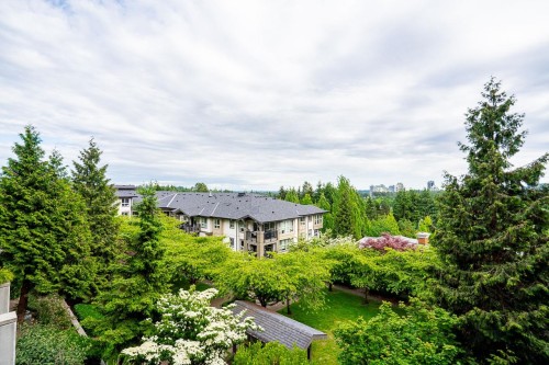 201-3082 Dayanee Springs Boulevard  Coquitlam, BC V3E 0A3