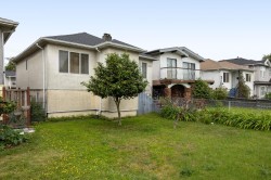 855 Nanaimo Street  Vancouver, BC V5L 4S8