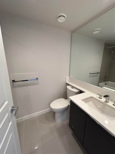1502-3100 Windsor Gate, Coquitlam, BC 