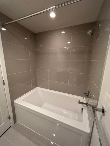 1502-3100 Windsor Gate, Coquitlam, BC 
