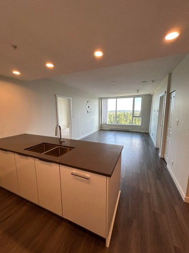 1502-3100 Windsor Gate, Coquitlam, BC 