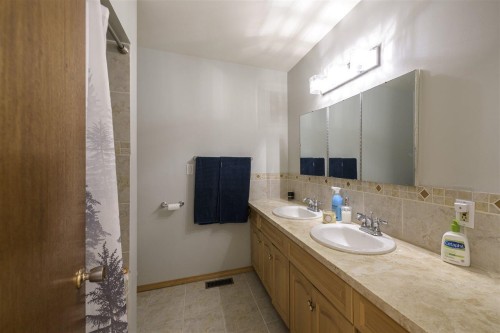 855 Bayview Drive, Delta, BC 