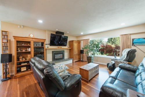 934 Davis Road, Gibsons, BC 