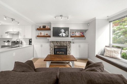 6-1073 Lynn Valley Road  North Vancouver, BC V7J 1Z6