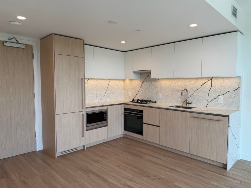 1103-2135 Springer Avenue  Burnaby, BC V5B 3K4