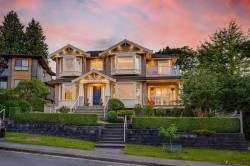 5635 Oakglen Drive Burnaby, BC V5H 3M4