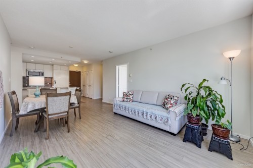 505-3102 Windsor Gate, Coquitlam, BC 