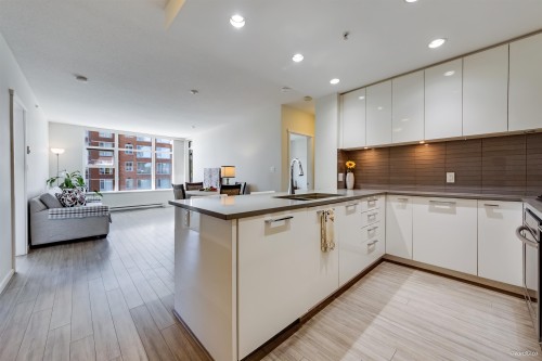 505-3102 Windsor Gate, Coquitlam, BC 