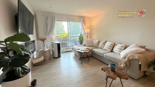209-809 16th Street W, North Vancouver, BC V7P 1M6 2