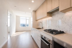 3807-6468 Willingdon Avenue Burnaby, BC V5H 0L3