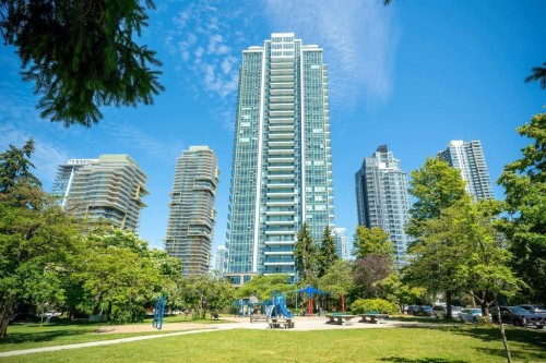 701-6463 Silver Avenue  Burnaby, BC V5H 0K4